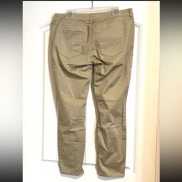 Arizona Jeans Co. Pants Bundle - Picture 8 of 8